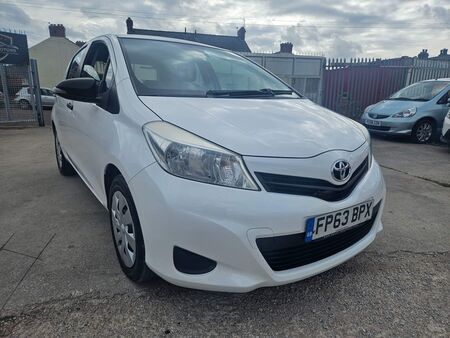 TOYOTA YARIS 1.0 VVT-i T2 Euro 5 5dr