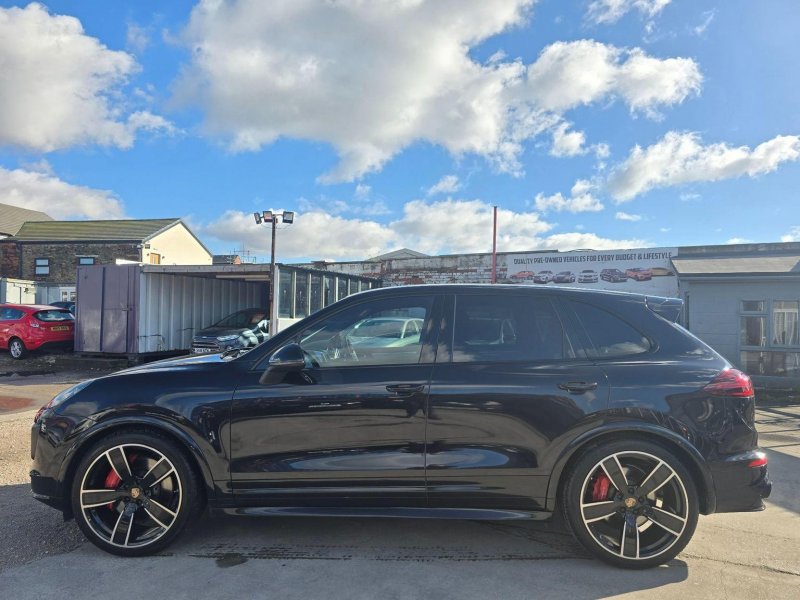 PORSCHE CAYENNE