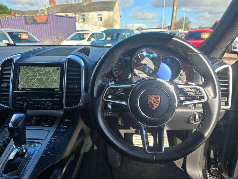 PORSCHE CAYENNE