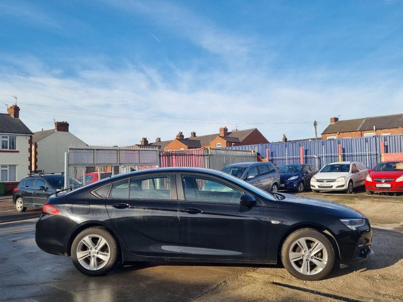 VAUXHALL INSIGNIA